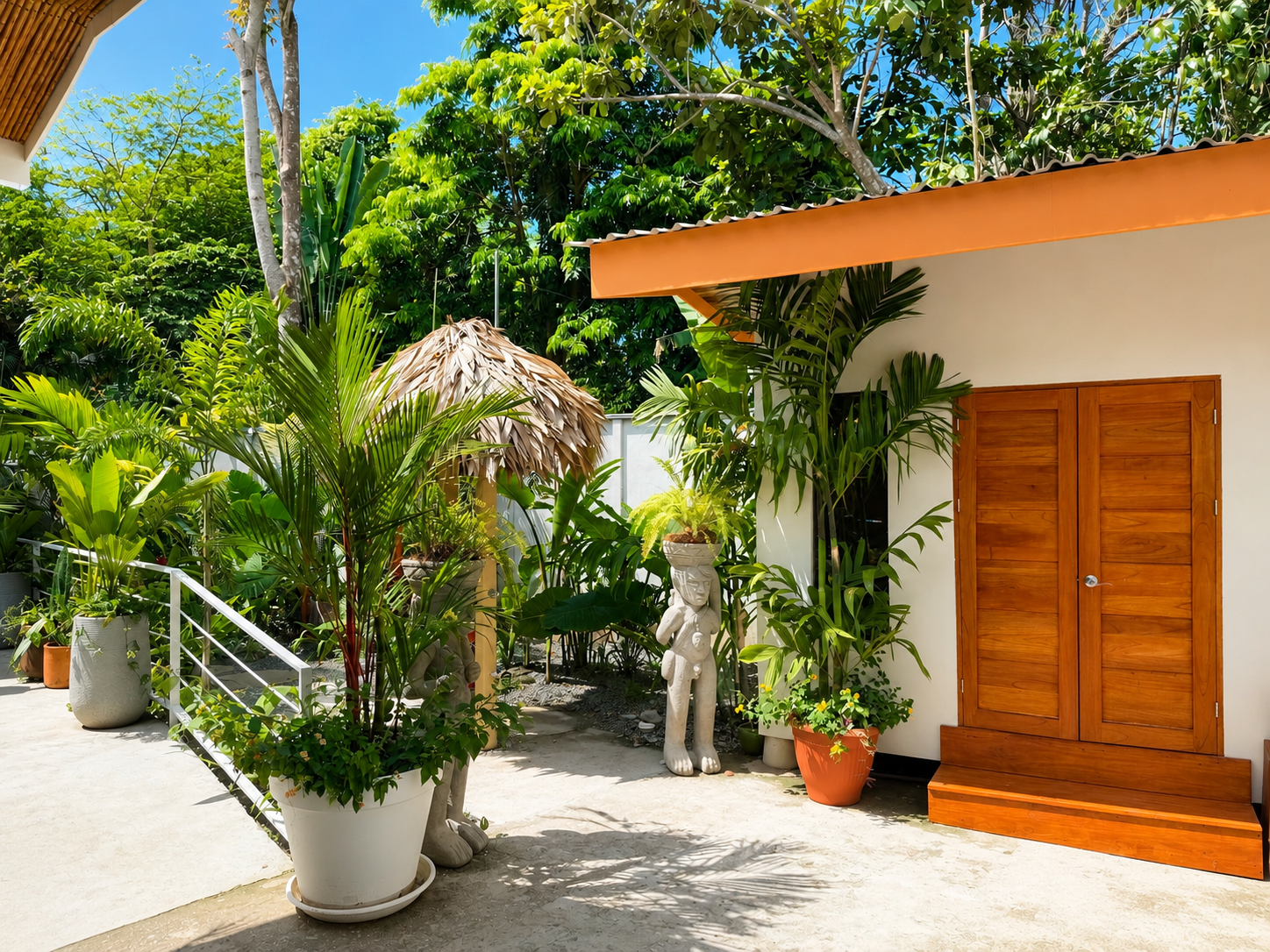 Caribbean cuisine local flavors Puerto Viejo restaurants